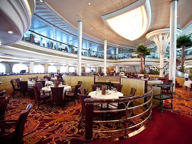 Otra vista del Restaurante Edelweiss a bordo del Rhapsody of the Seas CRUCEROS RHAPSODY OF THE SEAS ROYAL CARIBBEAN CRUISES OFERTAS CRUCEROS MEDITERRANEO CRUCEROS CARIBE ROYAL CARIBBEAN ISLAS GRIEGAS CRUCEROS ROMA CRUCEROS EUROPA